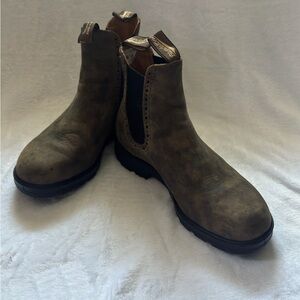 Brown Leather Blundstone Chelsea Boots